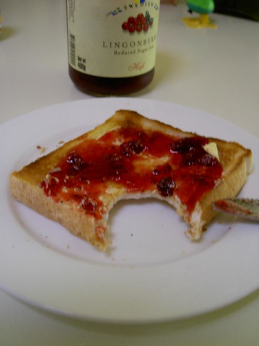 It tasted nice with lingonberry jam