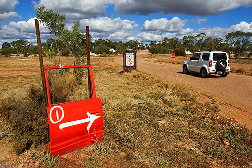 Lightning Ridge, New South Wales, Australia IMG_5641_Lightning_Ridge_Red_Car_Door_Tour