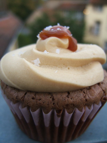 Chocolate cupcake w/Salted Caramel Frosting