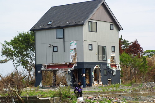 Aspecto de una de las casas que sufrió el tsunami de marzo en Japón | Foto: rx78gp3s en Flickr