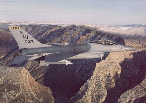 Fighter airplane picture - F-16 Falcon