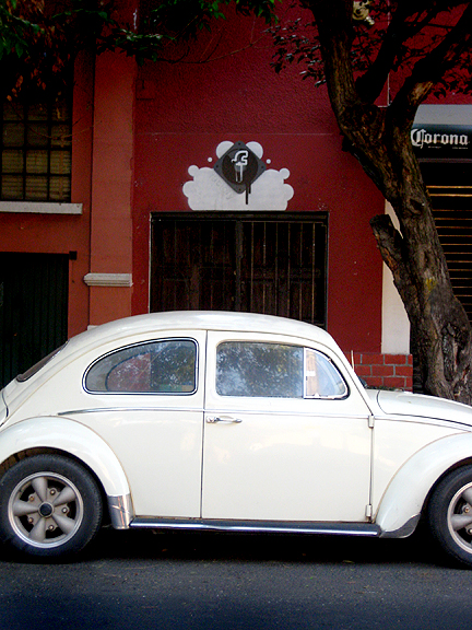 White Volkswagen Beetle in Mexico City