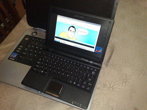 Asus Eee Pc compared to a Toshiba M30