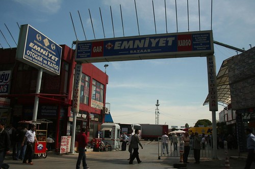 Estação Terminal de Autocarros Emniyet em Aksaray - Istambul