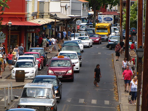 Lahaina's busy Front St.