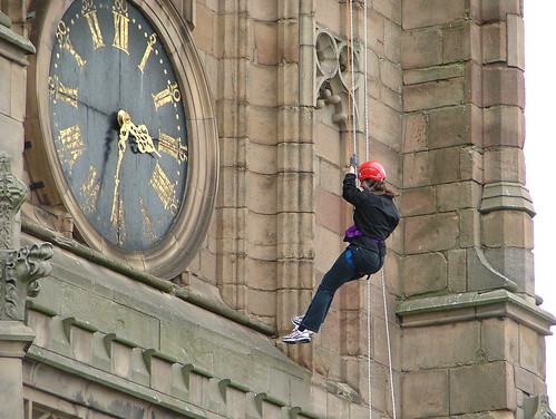 Cat abseiling at 3.32 exactly