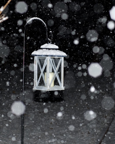 Bokeh Snow Lamp