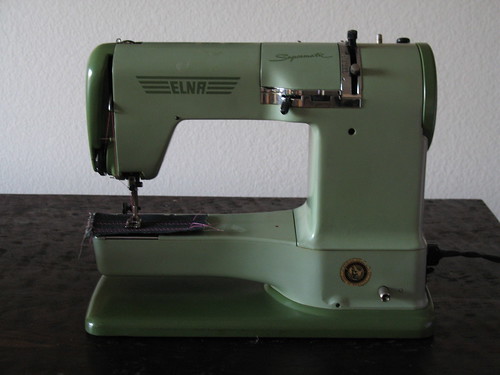 Vintage Sewing Machines (Group)