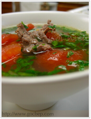 Vietnamese style beef tomato soup