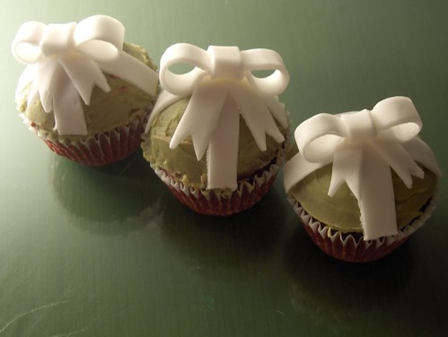 Giftwrapped Red Velvet Cupcakes