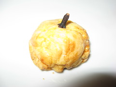 Batch: Pineapple tart (close up)