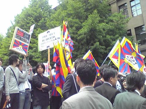 Students' 'Free Tibet' protests during Hu Jintao's Waseda University visit 4.