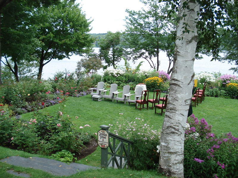 Copyright Photo: Hovey Manor Garden by Montreal Photo Daily, on Flickr