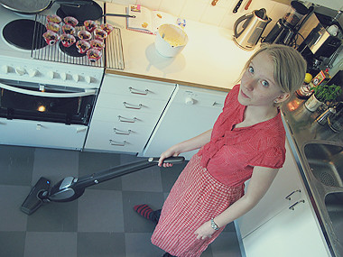 Elin cleaning