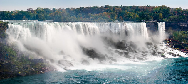 Niagara_Falls_Panorama1