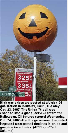Berkeley 76 Station revives Halloween Tradition