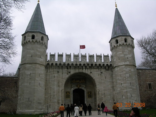 Topkapi Palace in Istanbul by rbose13.