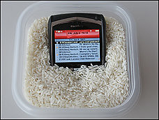 ipod-movil-agua-mojar-secar-recuperar-celular-arroz.jpg