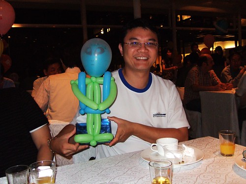 輝哥跟可愛的外星寶寶氣球