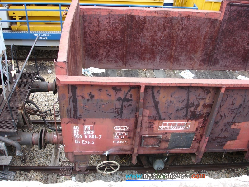 Détail du marquage d'un wagon tombereau Us E79 de la SNCF affecté à Paris-Nord