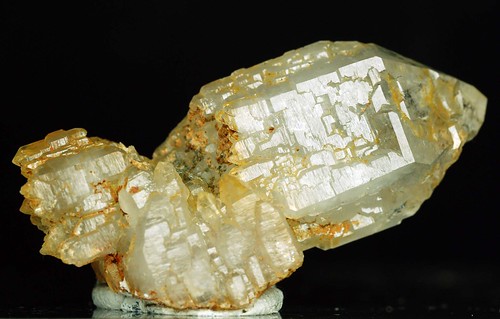 Japanese-law-twinning quartz