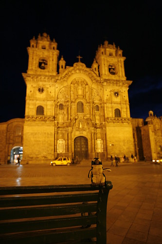 Yo enfrente de la catedral en la plaza De Cusco, Peru