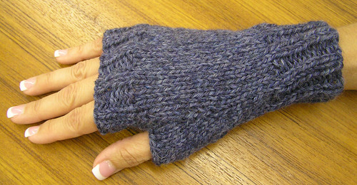 Ravelry: Easy Fingerless Mitts pattern by Maggie Smith