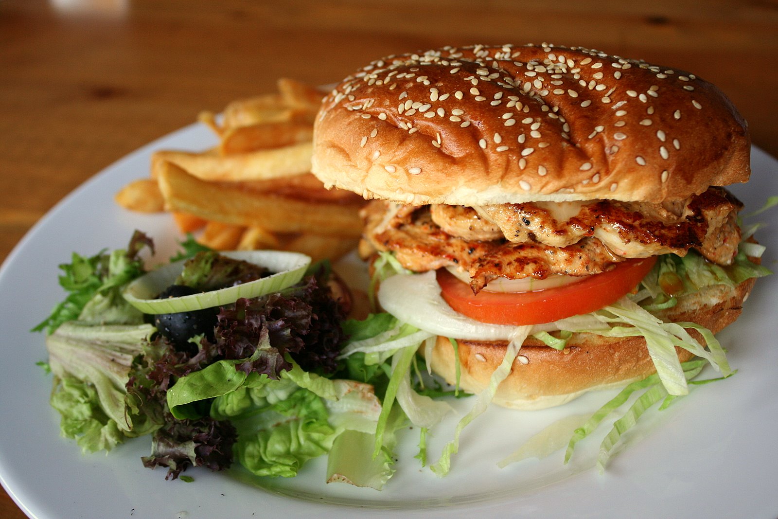 Chicken burger with Thai dressing