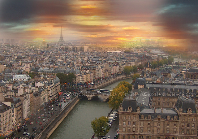 immagine foto panoramica di Parigi vista dall'alto