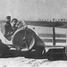 Manuel de Teffé e seu Alfa Romeo, vencedor do 1º Prêmio Cidade do Rio de Janeiro em 1933. No lastro das baratinhas, 250 mil curiosos e amantes da velocidade invadiram as ruas. O vencedor teve que percorrer 20 voltas em um trajeto de 11.160 metros by ROCINHA.ORG - O Portal Oficial da Rocinha