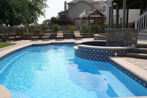 Signature Pools and Spas - Colonial - In ground fiberglass pool Chicago, Illinois