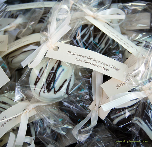 Ivory and Brown oreo wedding favors These chocolate dipped oreo wedding 