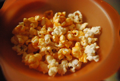 Cheesy dill popcorn