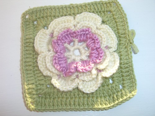 flower crochet square