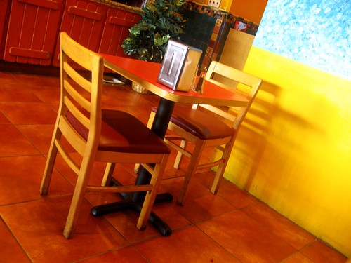 Sunshine seating at the New Tandoori Cafe, San Jose