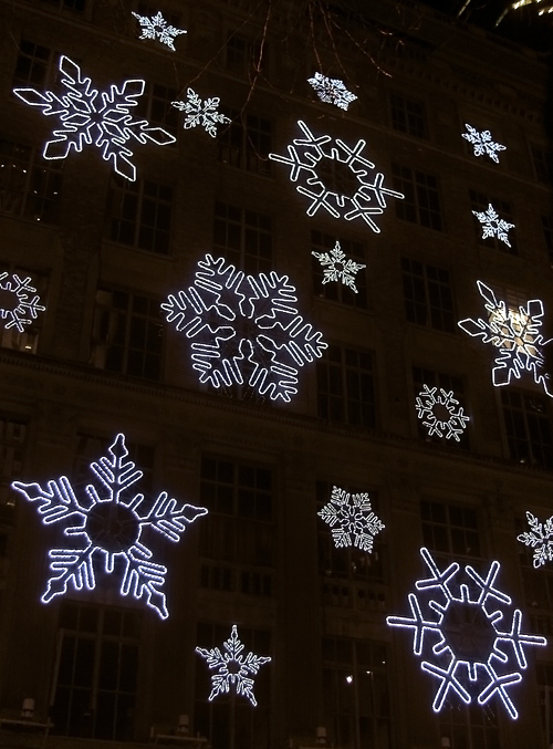 Saks Fifth Avenue snowflakes, Manhattan