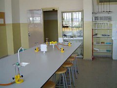 Laboratori de l'Escola Paidós de Sant Fruitós