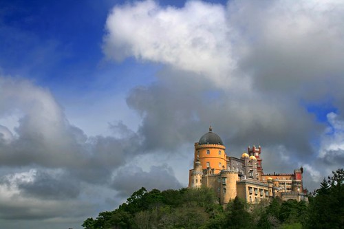 Castle in the clouds por Fr Antunes.