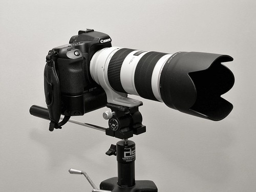 Canon 40D and 70-200mm f/2.8 IS II USM on tripod by fangleman