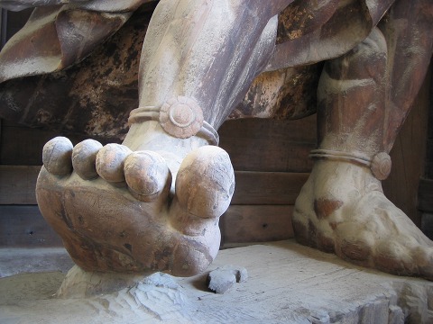 東大寺（大仏殿）-吽形の足