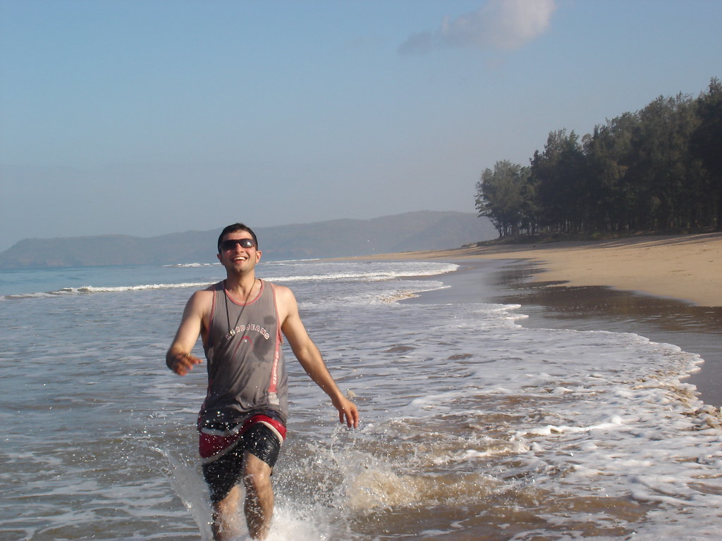 Jogging @ guhaghar beach , had a bluewater blast,,parikshit vaidya!!