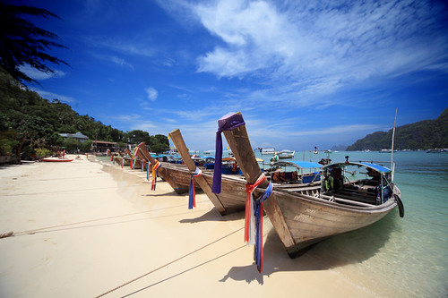 Phuket | Long Tailed Boats @ Phi Phi Island