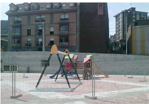 Parque Intantil. Plaza Burtzeña I.Barakaldo
