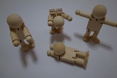 20110417-又竹送的木頭娃娃-1