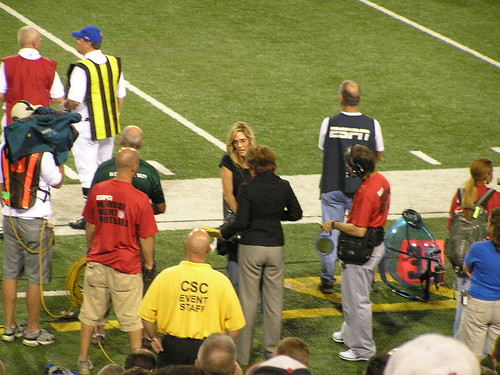 Suzy Kolber Who is talking about Suzy Kolber on social media networks