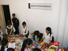 14-angkor_thom_bookshop