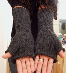 Dashing Cabled Armwarmers