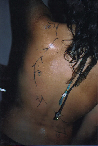 victoria beckham tatuaje espalda. Le piercing intime sous toutes - Honorato's Blog: victoria beckham tattoo 