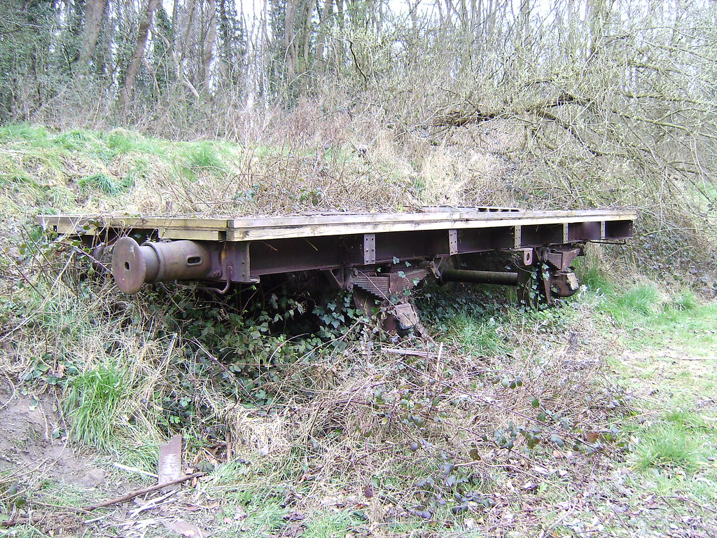 : Abandoned flat rail car