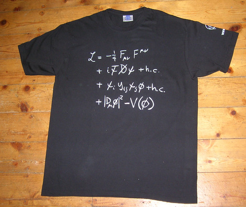 Camiseta del modelo estándar de física de partículas